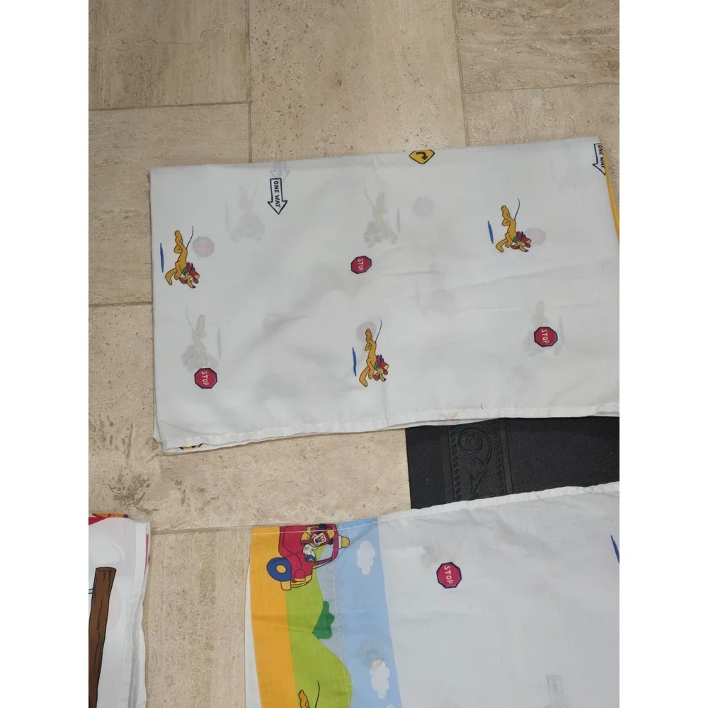 7 pc Set Disney Mickey Mouse Clubhouse Hanging Around Fitted Flat Pillowcases‎